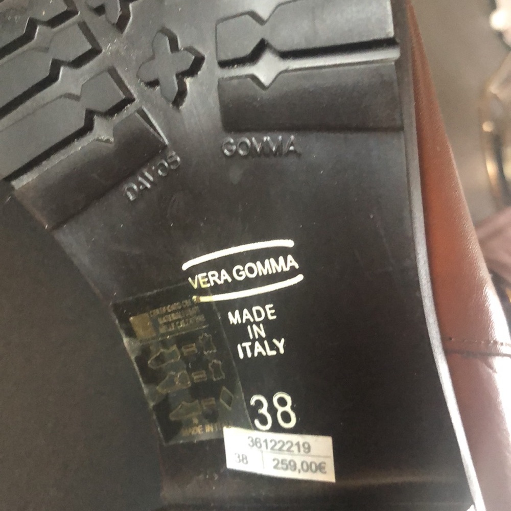 Boots - Picture 6 of 6